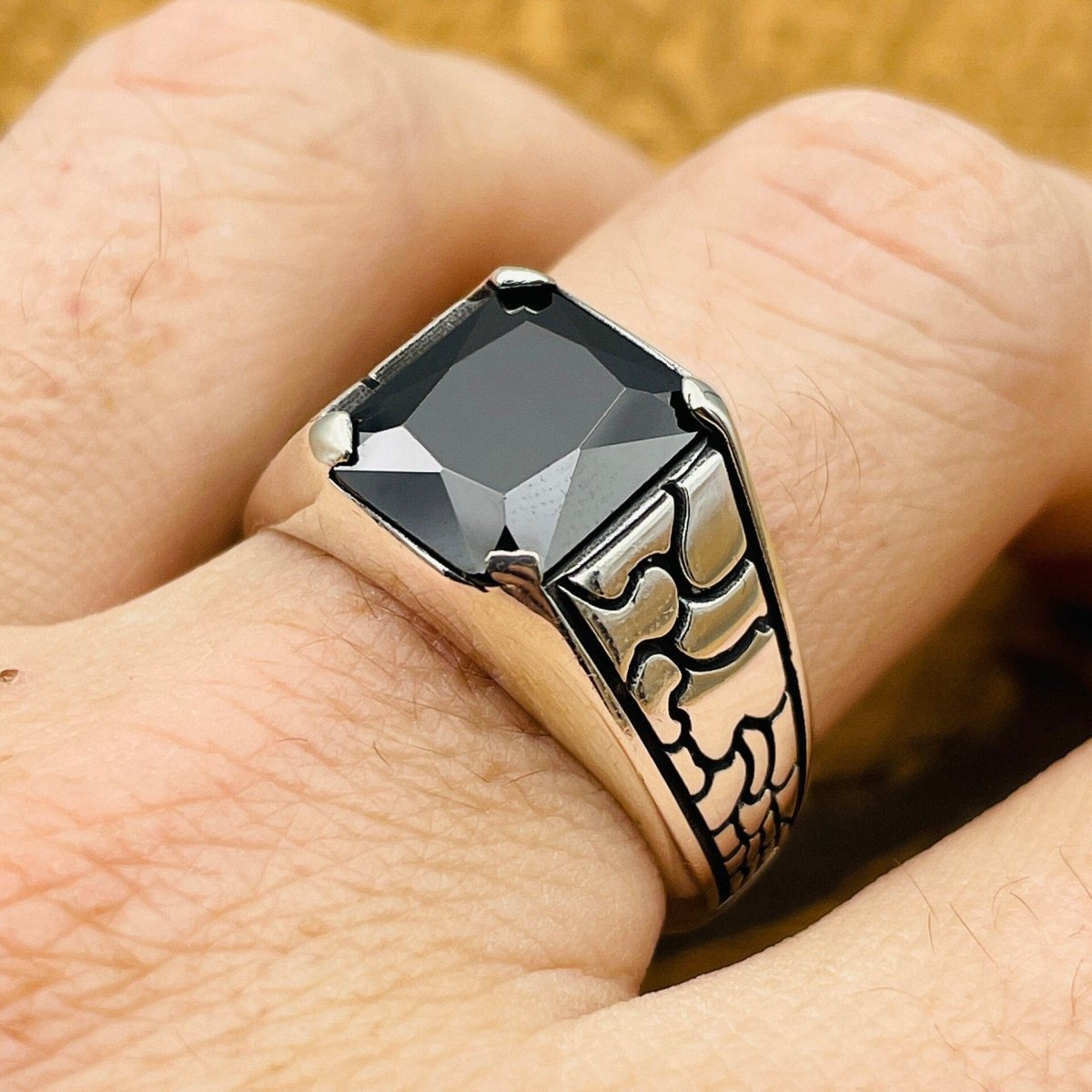 Minimalist Square Black Onyx Stone Men's Ring - TryAladdin
