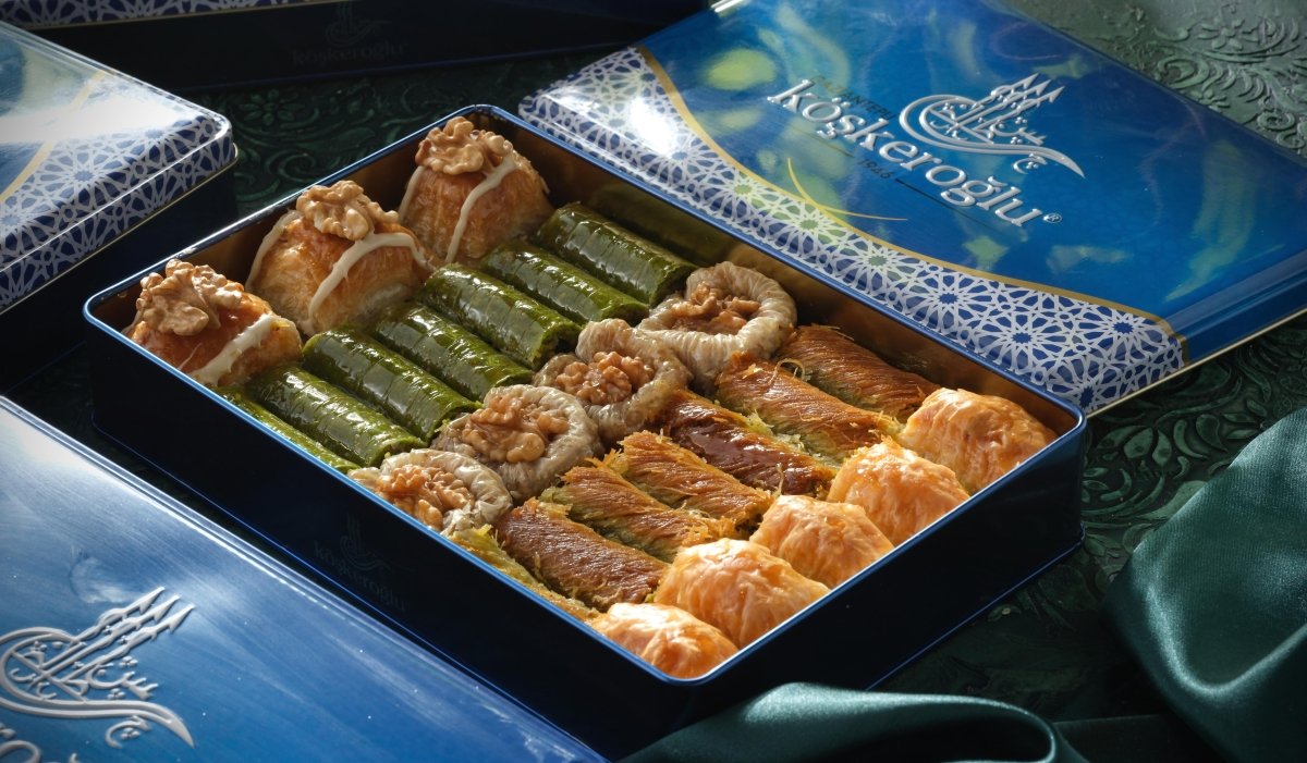 Koskeroglu | Premium Assorted Baklava with Gift Metal Box - TryAladdin