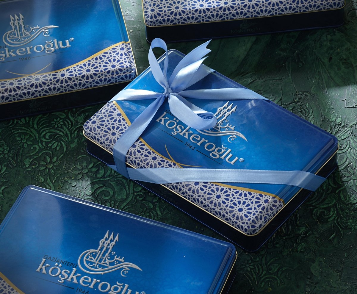 Koskeroglu | Premium Assorted Baklava with Gift Metal Box - TryAladdin