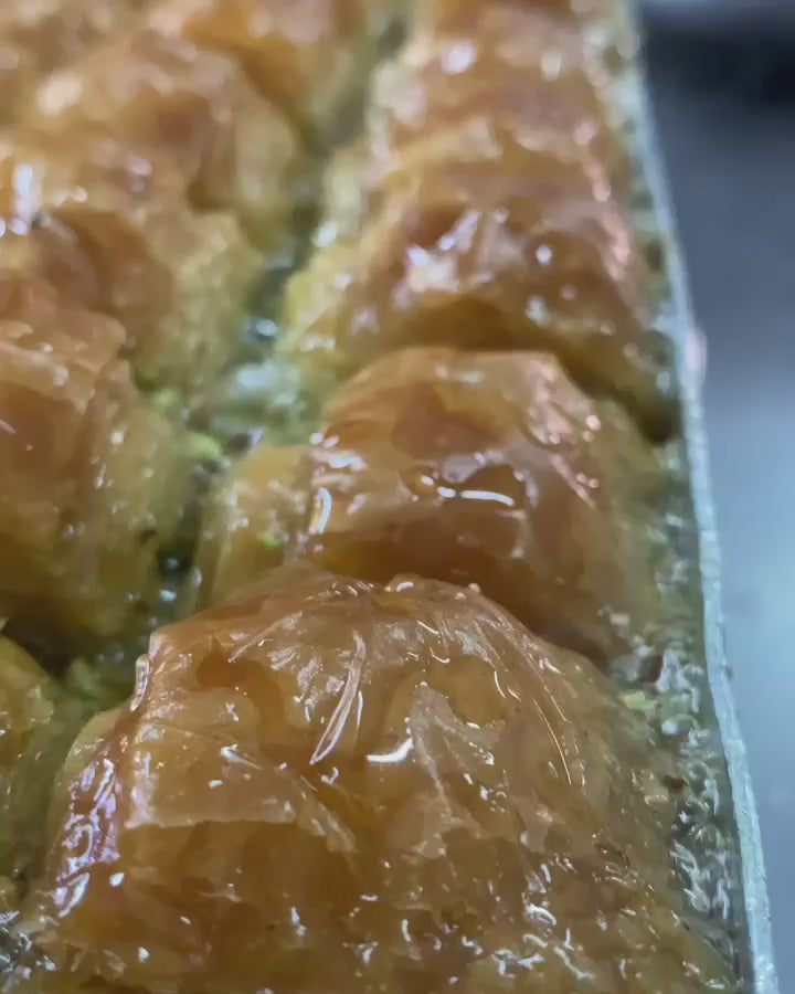 Karaköy Gulluoglu | Türkische Pistazien-Baklava (Vegan)